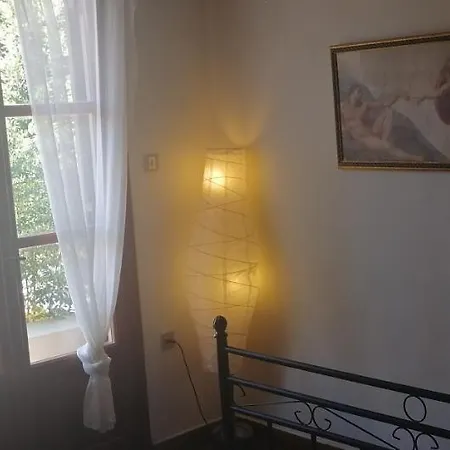 Nyaraló Nikos Asklipios Párosz