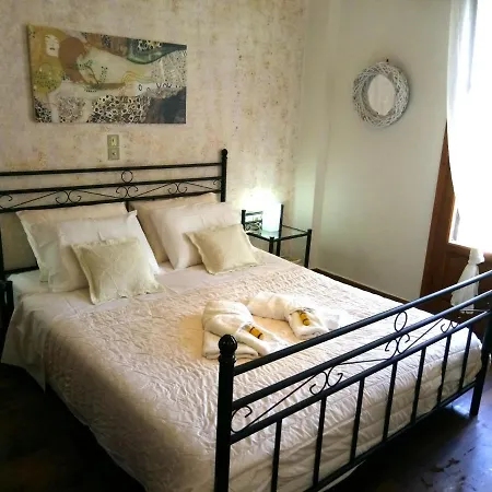 Nikos Asklipios Nyaraló