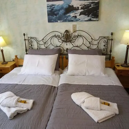 Nikos Asklipios Nyaraló