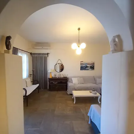 Nyaraló Nikos Asklipios *