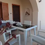Nikos Asklipios Парос