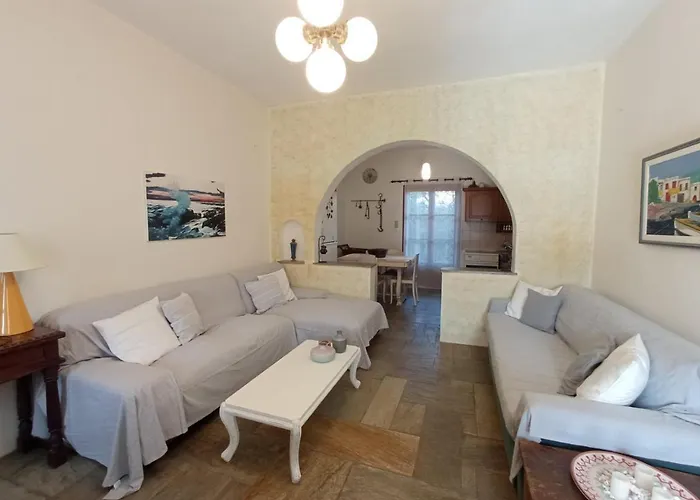 Nikos Asklipios Semesterbostad